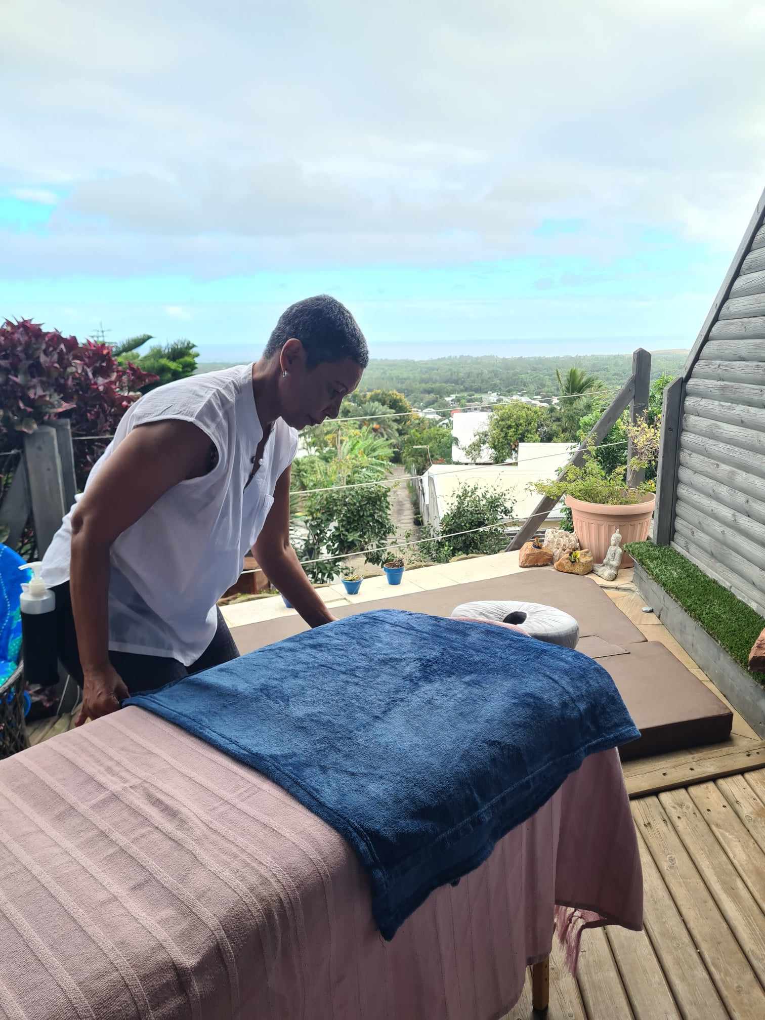 Massage bien-être sur place By Coco